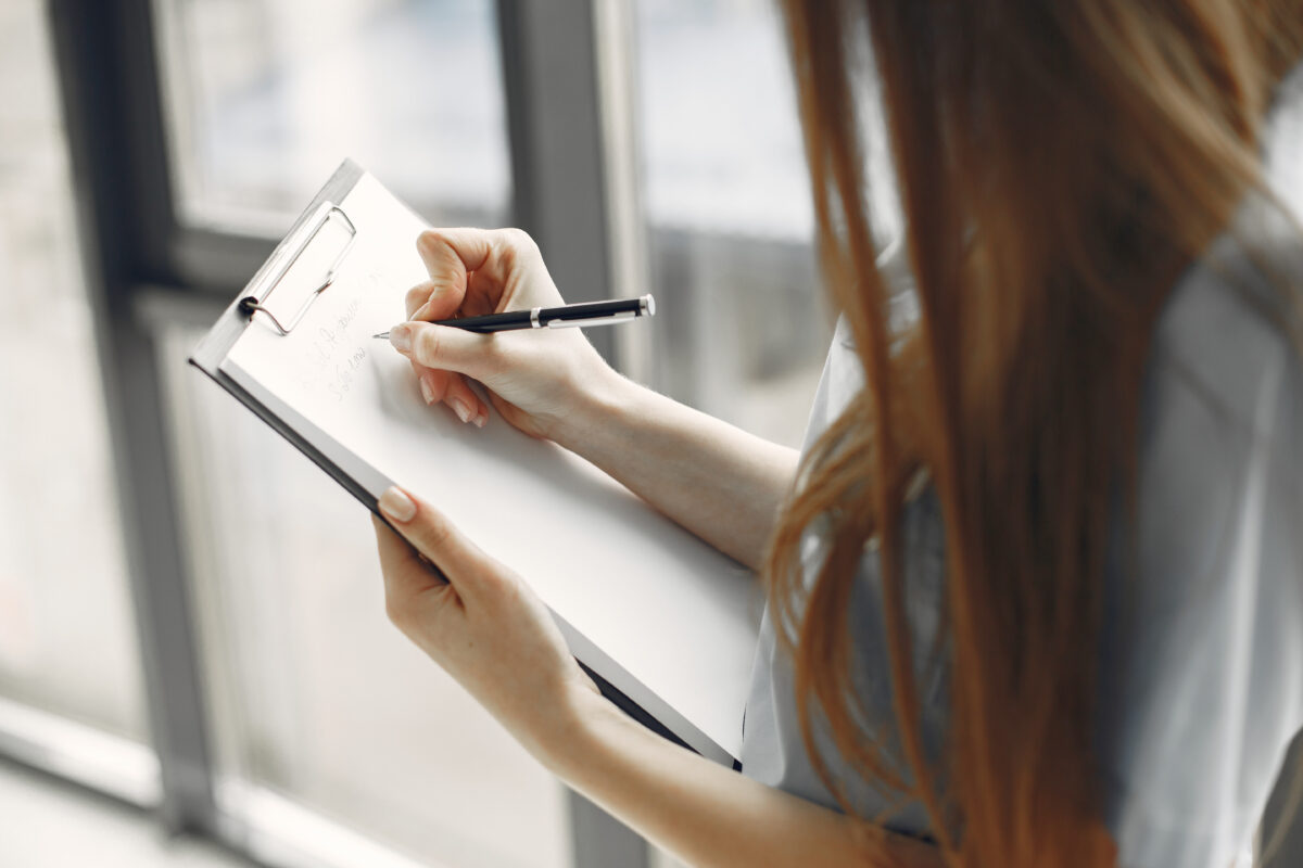 Qué debe incluir un servicio serio de Community Manager (checklist)