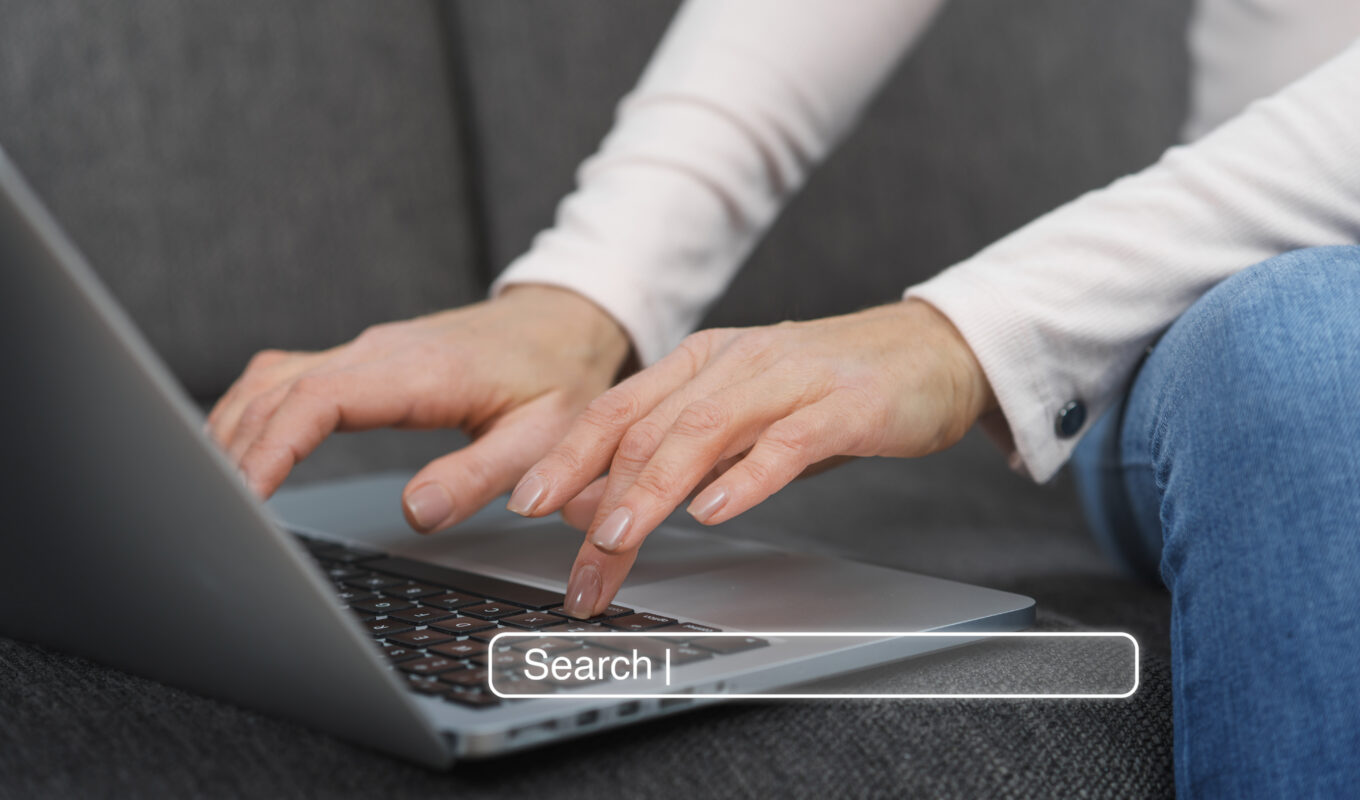 1) Intención de búsqueda B2B industrial: qué busca tu cliente (y cómo debe responder tu web)